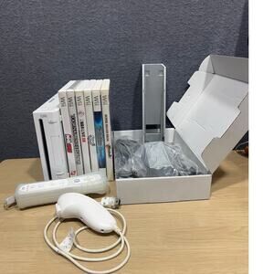Nintendo Wii RVL-001 *Console, Controller, Nunchuck, 6 Games Bundle - Tested
